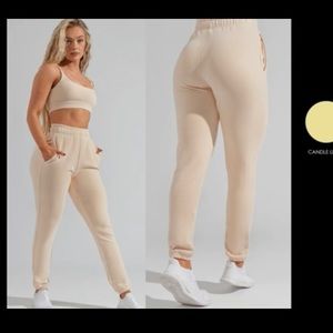 Cloud Jogger Off White Size Medium